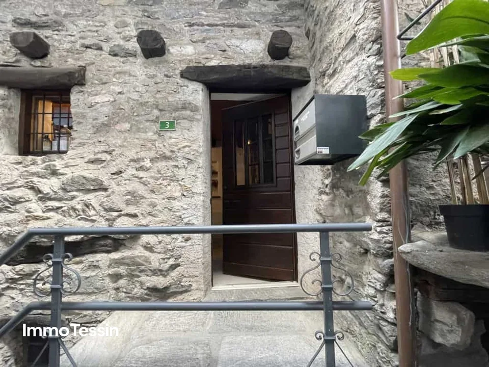 Cozy and renovated 3-room Nucleo Rustico full of charm in the historic center of Intragna – photo 11 of 13