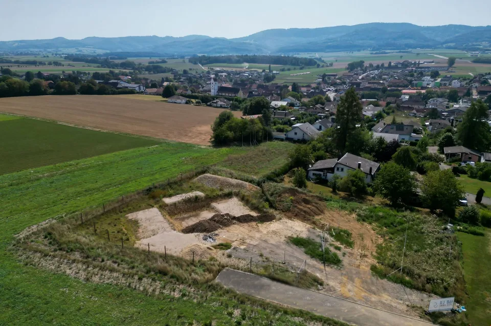 Bauplätze in einem Wohnviertel von Alle