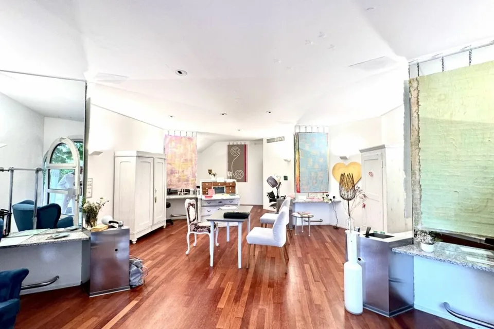 Multi-generation house in an attractive location – photo 6 of 30