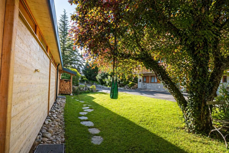 Rareté à Gryon - chalet rénové, vue Dents du Midi et grand jardin
