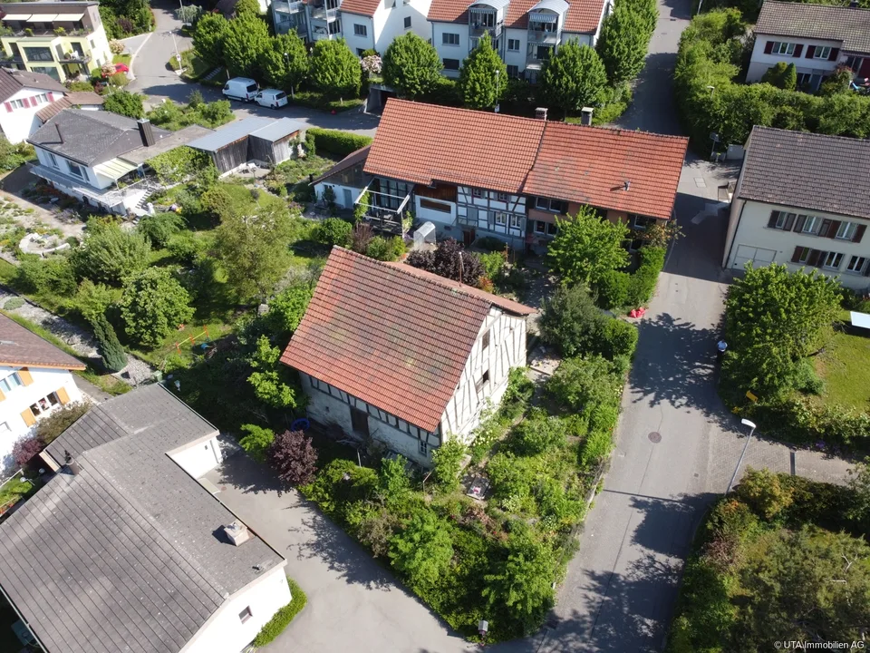 Terreno/fienile attraente con potenziale di sviluppo