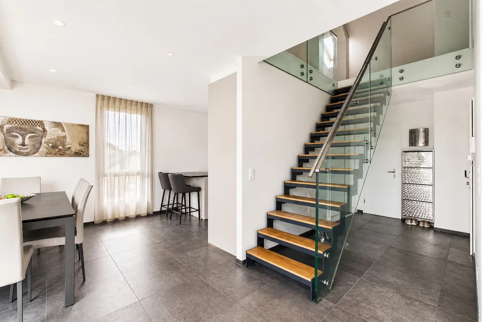 Magnifique attique avec mezzanine aménagée