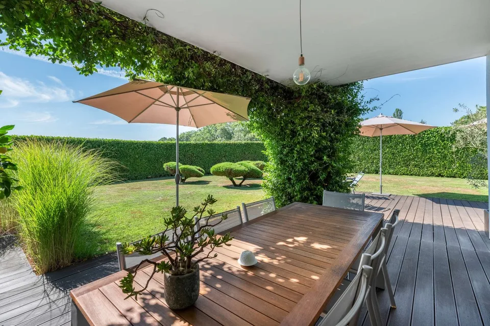 VANDOEUVRES - EXCLUSIVITE - Magnifique villa avec vue sur le Mont-Blanc – photo 15 sur 25
