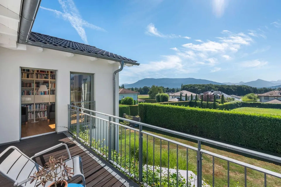 VANDOEUVRES - EXCLUSIVITE - Magnifique villa avec vue sur le Mont-Blanc – photo 9 sur 25