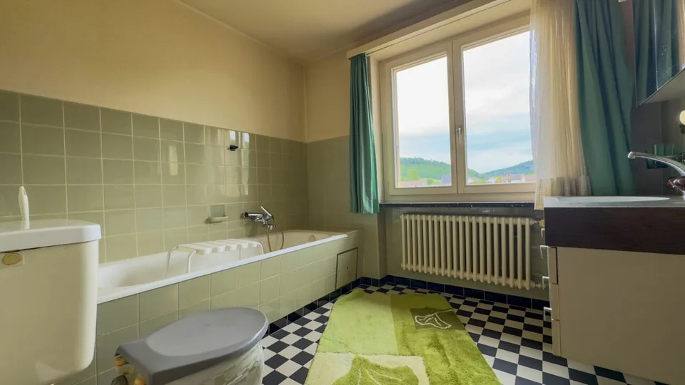 Casa unifamiliare a sé stante con piccola officina