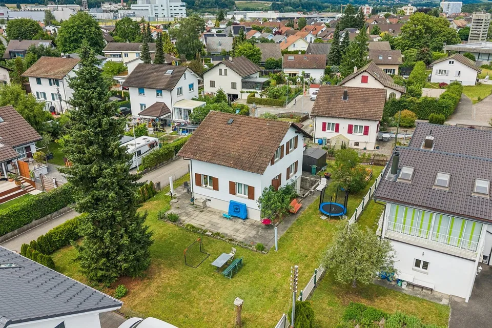 Charmantes Zuhause mit grossem Garten und vielseitigem Grundriss