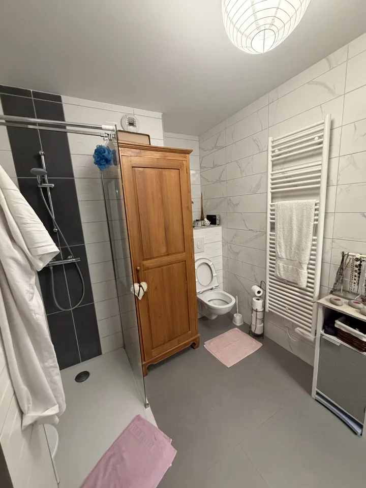 Hochwertige 2-Zimmer-Wohnung mit Terrasse, Garten und zwei Stellplätzen – Blotzheim (Frankreich) – Foto 6 von 14