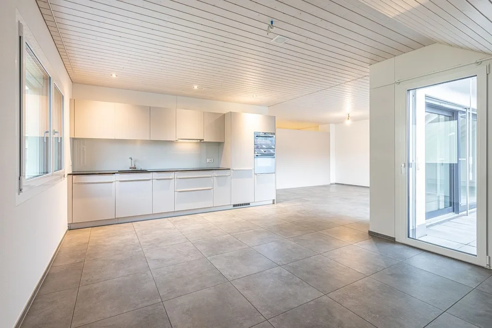 4.5-Zi.-Attikawohnung mit grossem Balkon, Niederwil