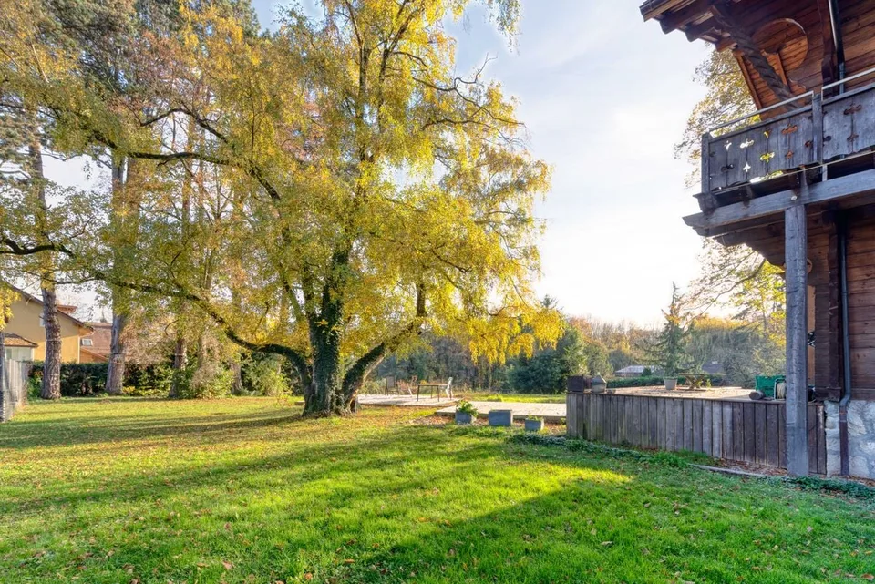 Propriété de charme au coeur d'un parc arboré de plus de 4'000 m2