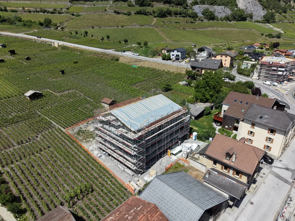 Appartamento nuovo di 3.5 locali con balcone e bella vista a Leytron