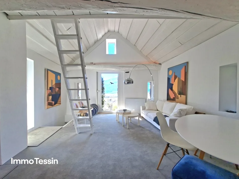 Design rustico: assoluto gioiello di un rustico di classe eccezionale in una posizione meravigliosa con terrazza e vista sul Lago Maggiore