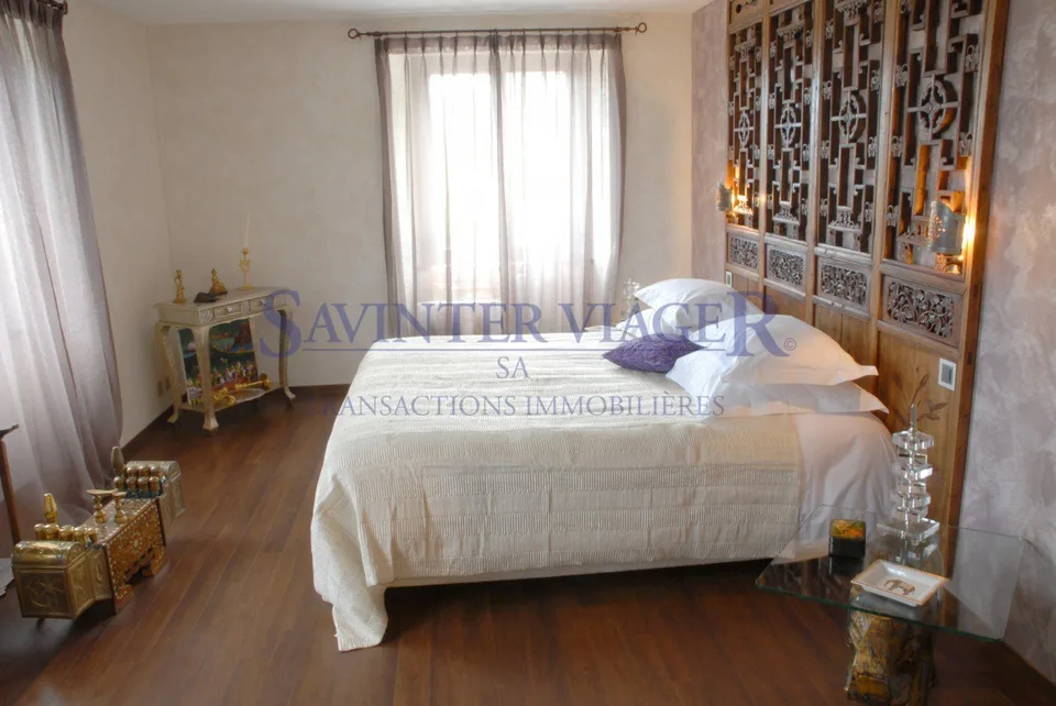 Casa di 890 m² abitabili, 12+ stanze, terreno di 4'300 m² - Trasformabile in 3 appartamenti - Montricher (VD)