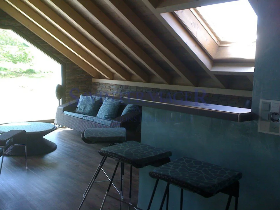 Casa di 890 m² abitabili, 12+ stanze, terreno di 4'300 m² - Trasformabile in 3 appartamenti - Montricher (VD)