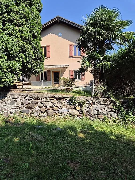 Acquarossa - Maison avec 7 pièces et grand terrain