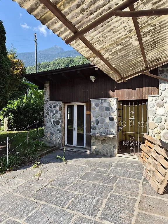 Acquarossa - Haus mit 7 Räumen und großem Grundstück – Foto 9 von 13