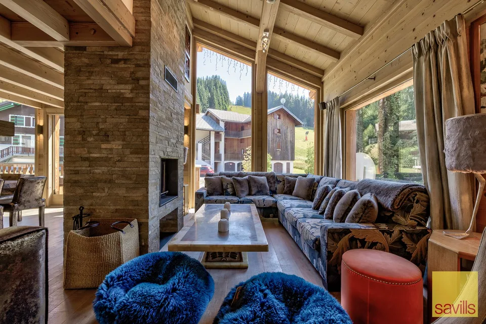 Un chalet eccezionalmente progettato e raro, a 50 metri dalle piste a Les Gets