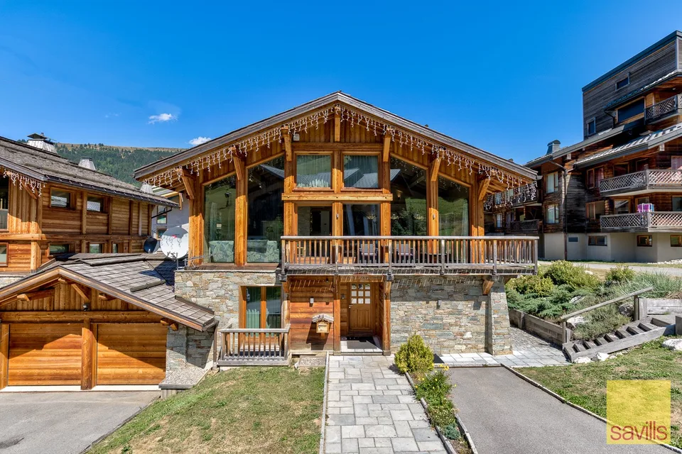 Un chalet eccezionalmente progettato e raro, a 50 metri dalle piste a Les Gets