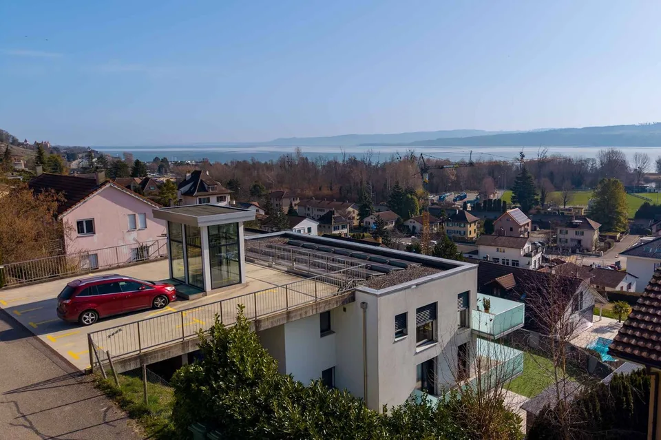 Duplex mit 4.5 Zimmern, Keller, Garten und Seeblick – Foto 12 von 13