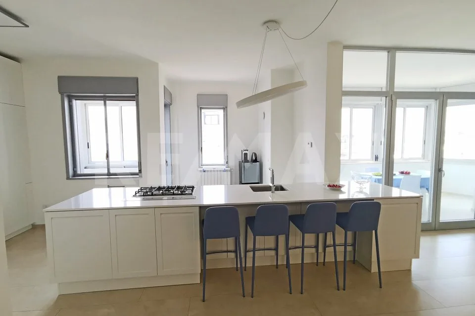 Appartement lumineux et moderne de 3,5 pièces dans un emplacement central