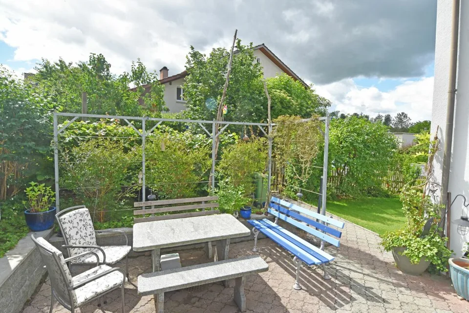 Casa familiare affascinante con idillio giardino