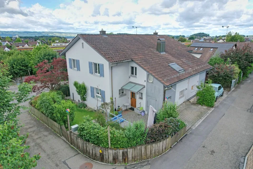 Charmantes Familienhaus mit Gartenidylle