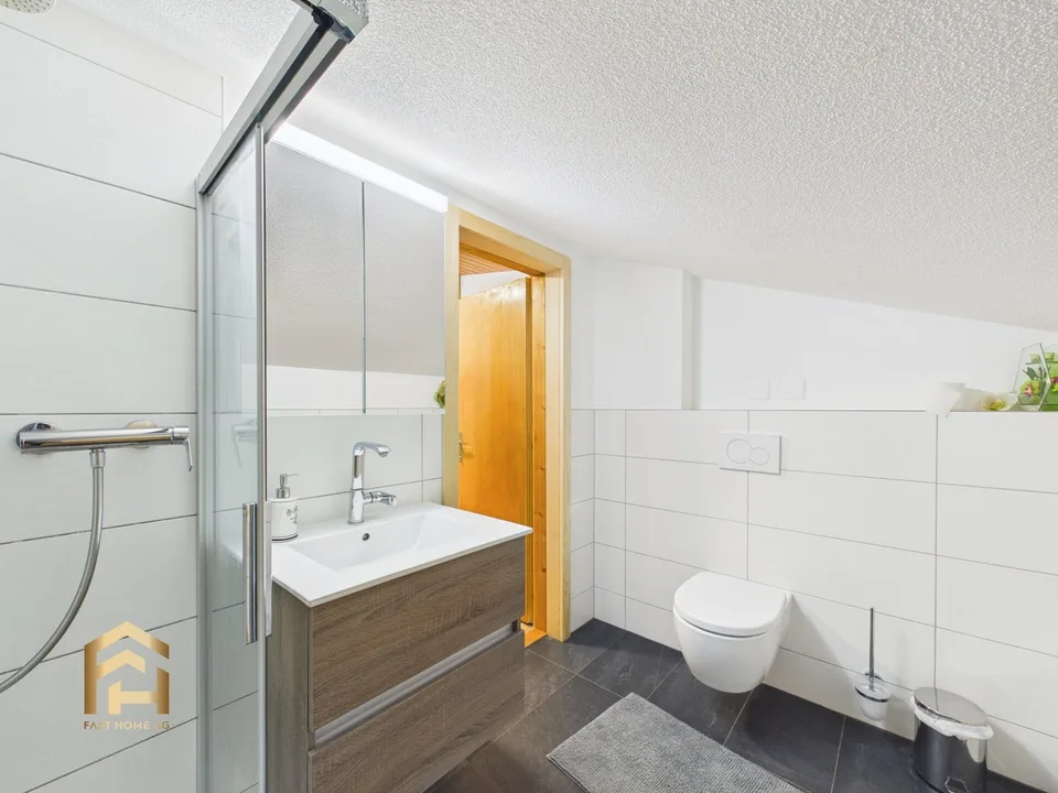 Renovierte, heimelige 2.5-Zimmer Dachwohnung im Bergdorf Ergisch – Foto 8 von 13