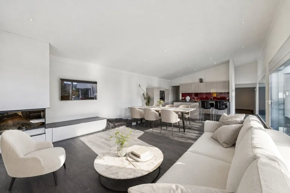 Prachtvolle individuelle Villa mit 7,5 Zimmern im modernen Design – Foto 6 von 12