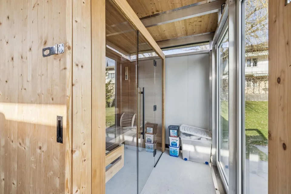 Prachtvolle individuelle Villa mit 7,5 Zimmern im modernen Design – Foto 10 von 12
