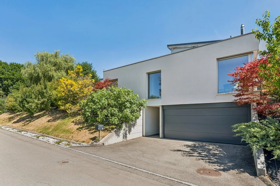 Prachtvolle individuelle Villa mit 7,5 Zimmern im modernen Design – Foto 12 von 12