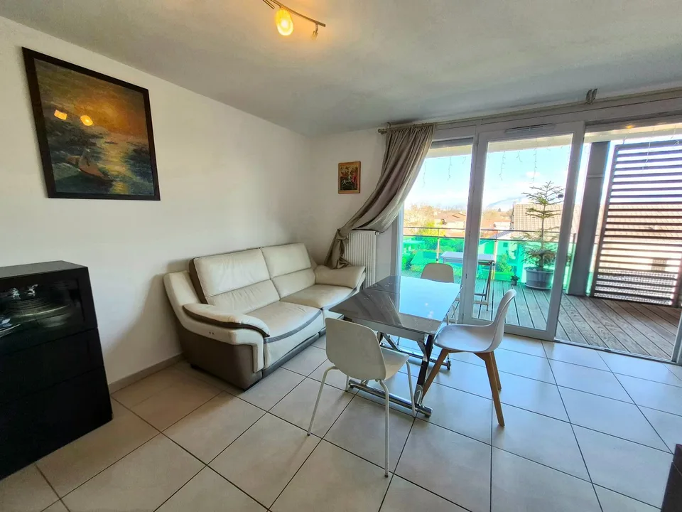 Schönes Apartment T4 mit Terrasse und Blick auf den Mont-Blanc, nahe der Grenze – Foto 10 von 13