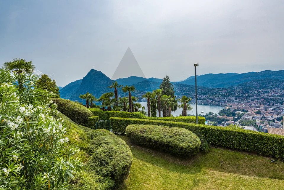 APPARTAMENTO CON GIARDINO PRIVATO E PISCINA CONDOMINIALE – Foto 8 von 13