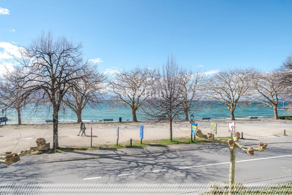Appartement de 264 m2 PPE  Bourg de Lutry - Premier front de Lac