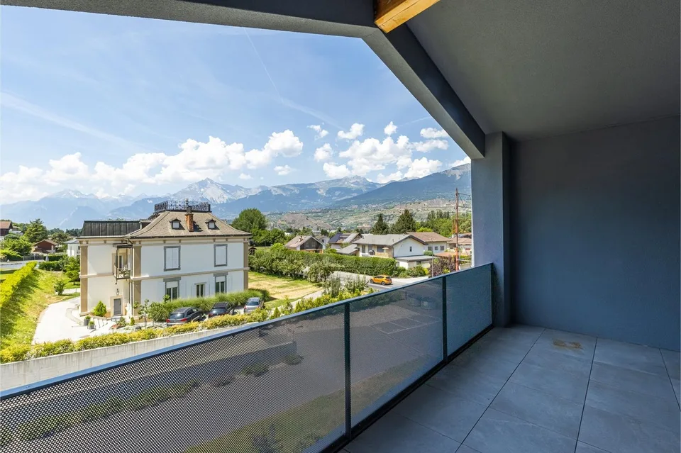 Superbes Wohnungen im contemporary Stil mit zwei Balkonen