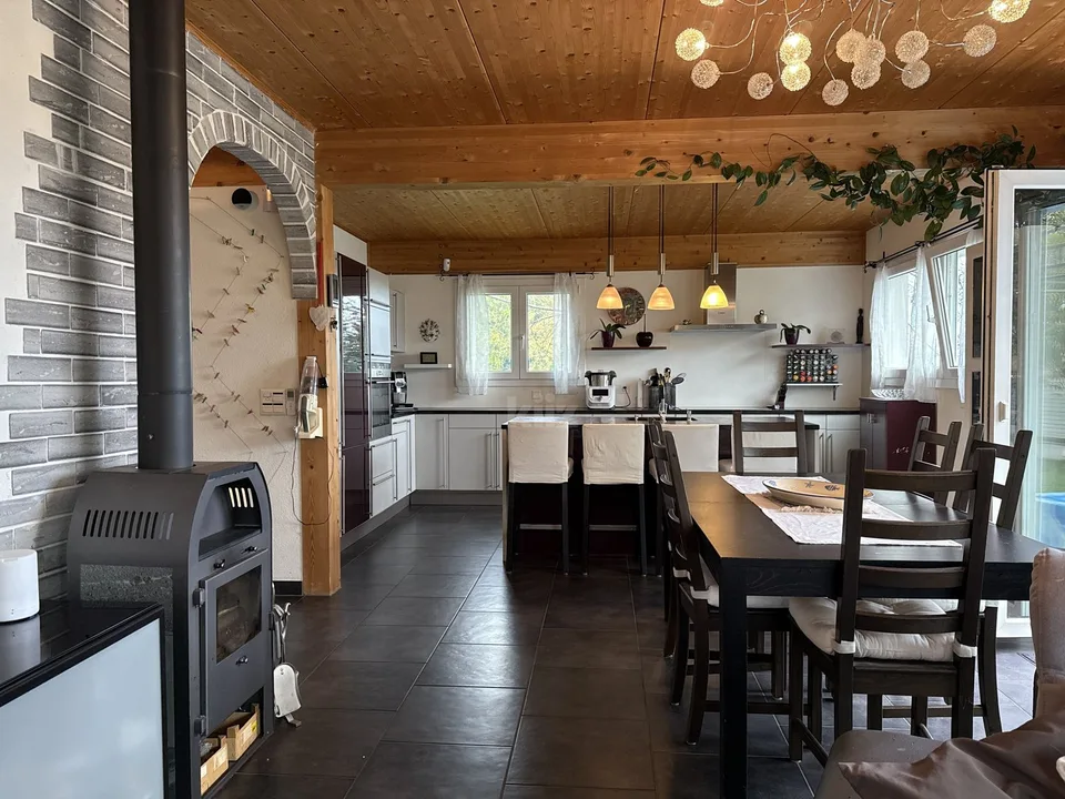 Belle maison familiale avec jacuzzi et joli jardin