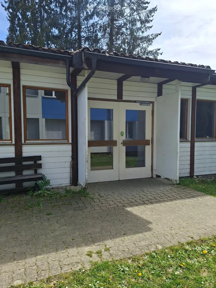 Ex pavillon asilo nido 29x10m per contributo alle spese