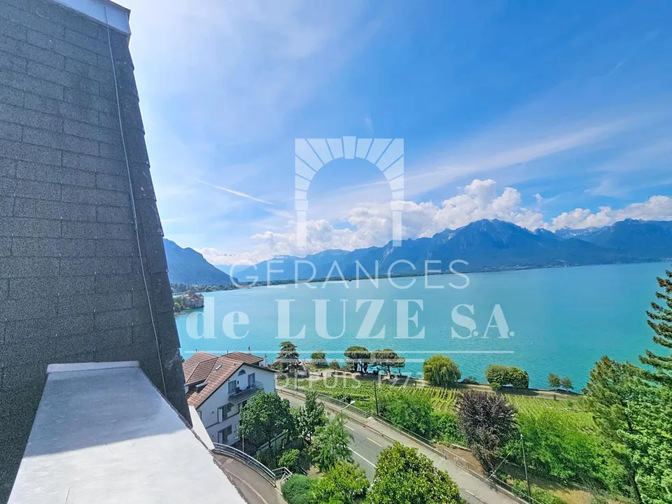 Con vista sul lago: 1,5 locali con soppalco e balcone