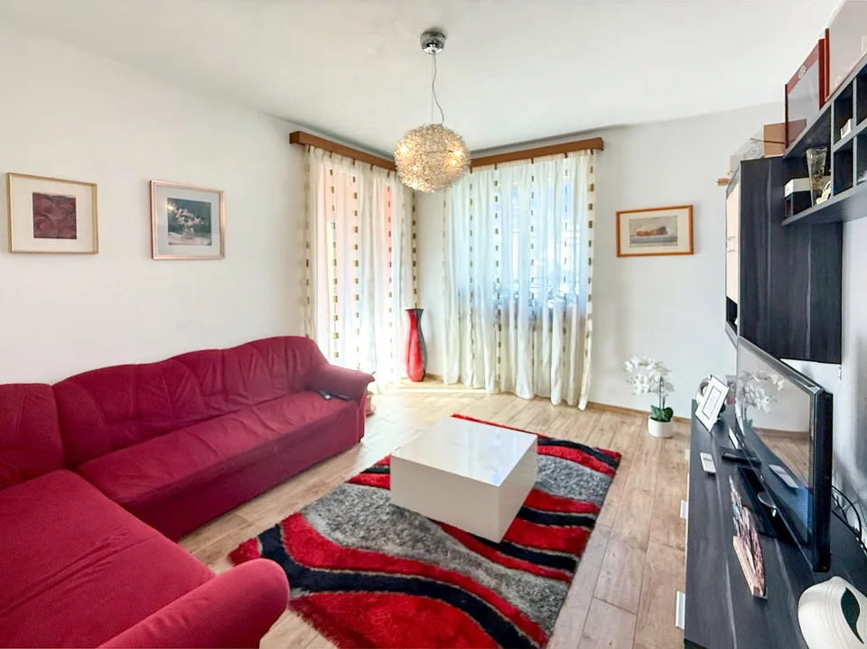 Casa unifamiliare con grande giardino – foto 10 di 18