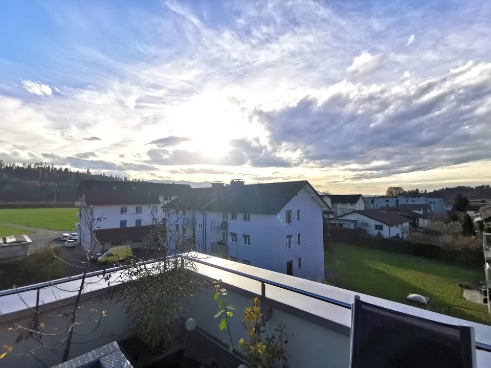 Appartamento penthouse attico 5,5 locali con vista sulla montagna a Wagen, Rapperswil-Jona