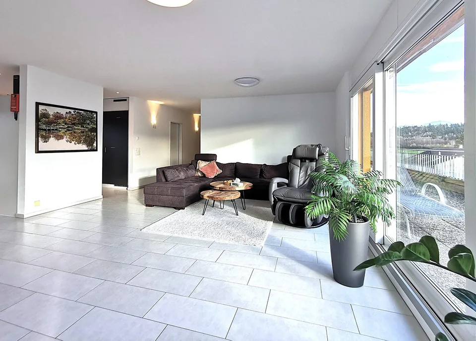 Appartamento penthouse attico 5,5 locali con vista sulla montagna a Wagen, Rapperswil-Jona