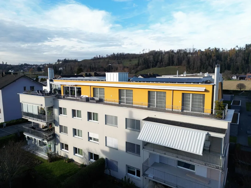 5.5-Zimmer Attika-Penthouse Wohnung mit Bergblick in Wagen, Rapperswil-Jona