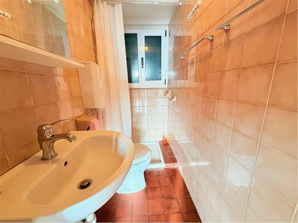Curata casa vacanza con ampia terrazza e bella vista lago – foto 10 di 13