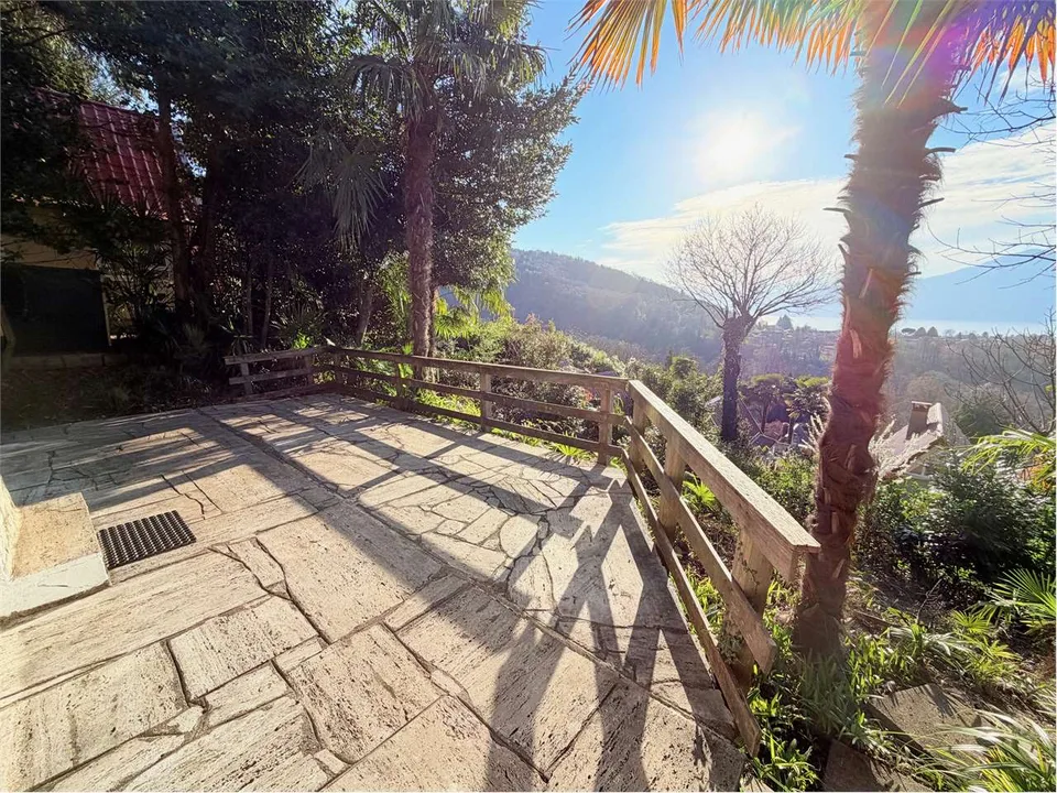 Curata casa vacanza con ampia terrazza e bella vista lago – foto 11 di 13
