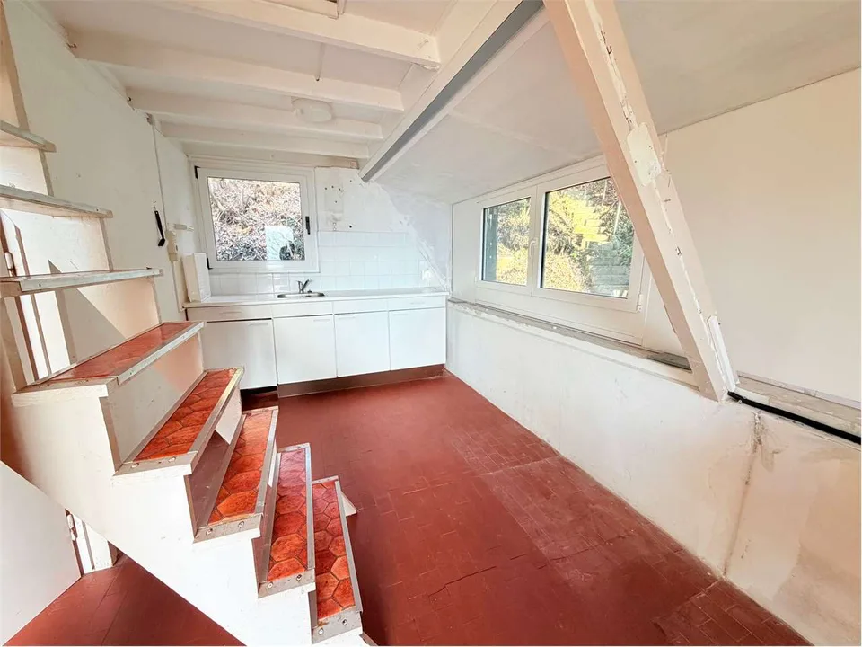 Schönes Ferienhaus mit großer Terrasse und schönem Seeblick