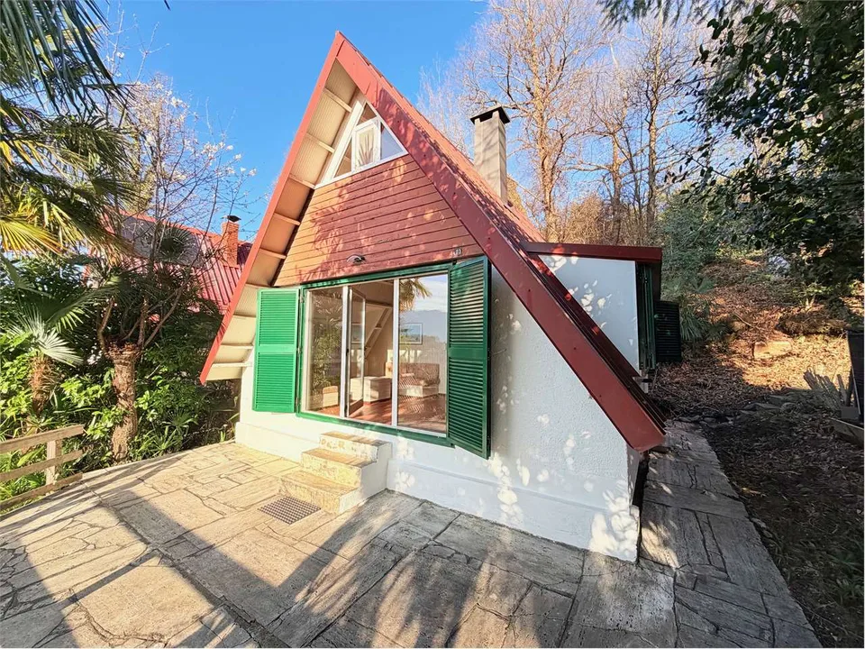 Curata casa vacanza con ampia terrazza e bella vista lago