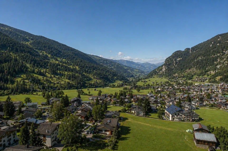 Klosters : caractère de chalet sur deux niveaux d'habitation