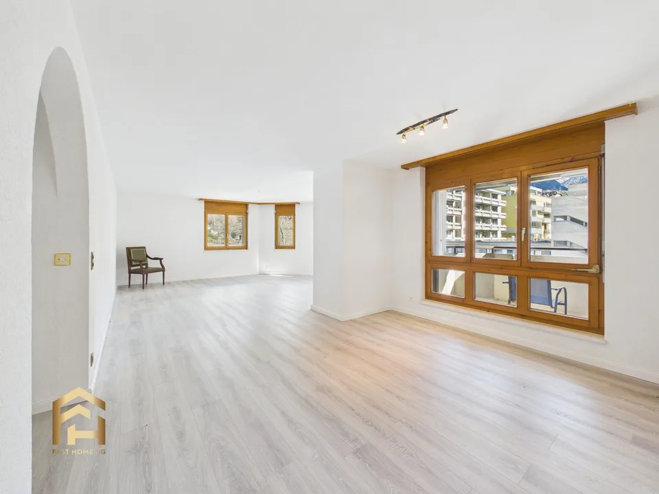 Appartamento unico 4.5 locali con studio separato e vista panoramica a Bri