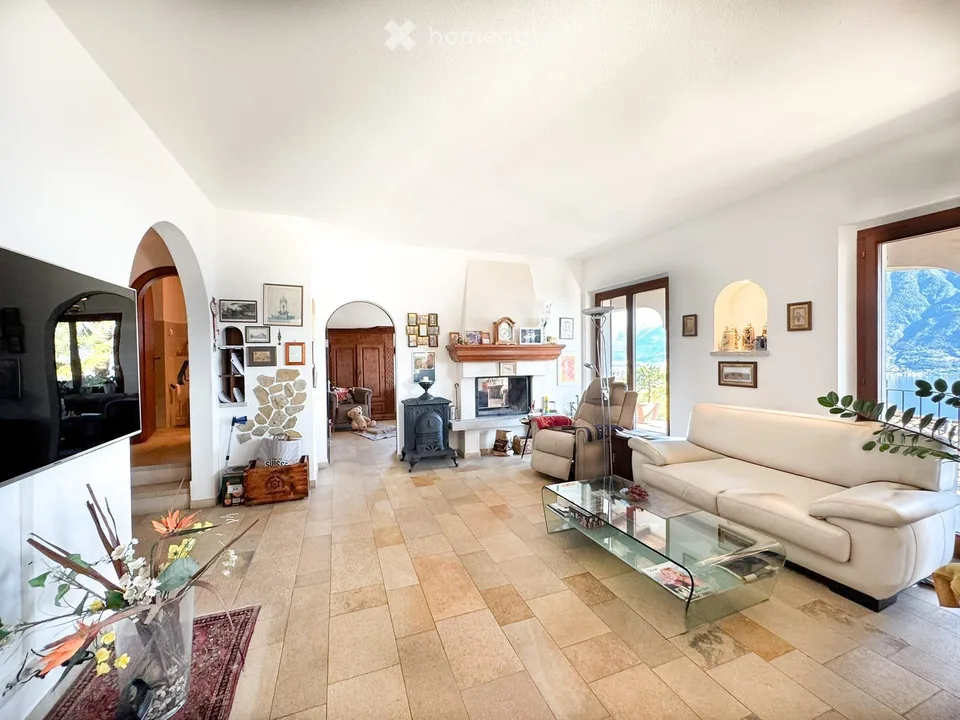 Villa con piscina  rustico indipendente - progetto approvato per una casa 4.5+2.5