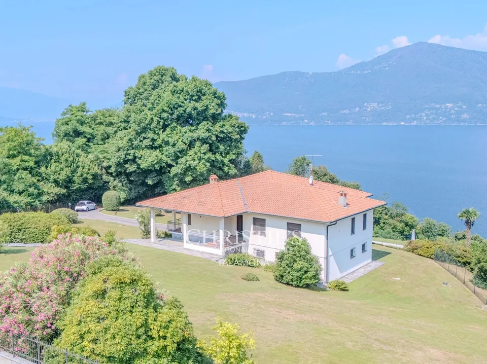 Exklusive Villa mit Pool und einzigartigem Panoramablick auf den Lago Maggiore