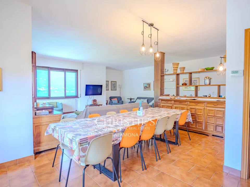 Exklusive Villa mit Pool und einzigartigem Panoramablick auf den Lago Maggiore – Foto 11 von 13
