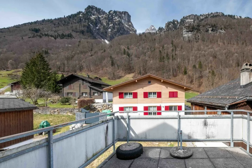6.5-Zimmer Doppel-Einfamilienhaus in Nidfurn GL – Foto 19 von 20